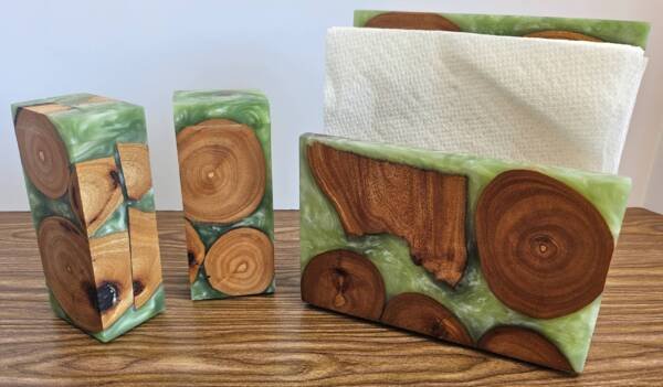 Napkin and Salt/Pepper Set - Image 2