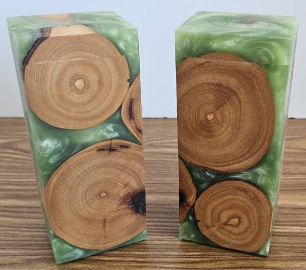 Napkin and Salt/Pepper Set - Image 5