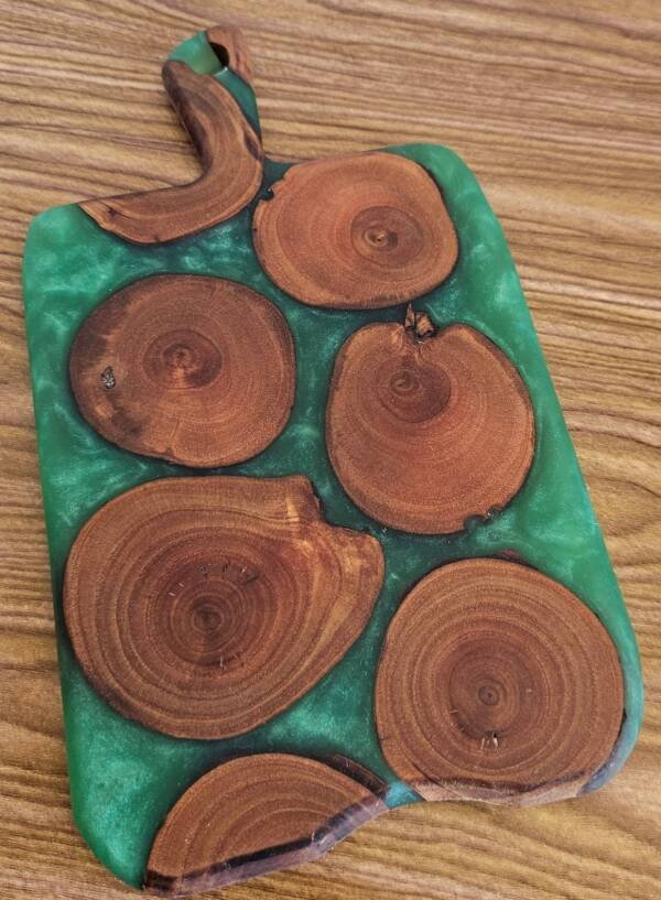 Chilean Mesquite and Epoxy Mini Charcuterie Board Set of 4 w/holder - Image 5