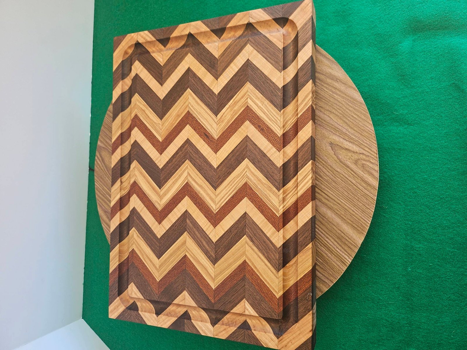 Cheveron Pattern Cutting Board w/Juice Groove - Image 2