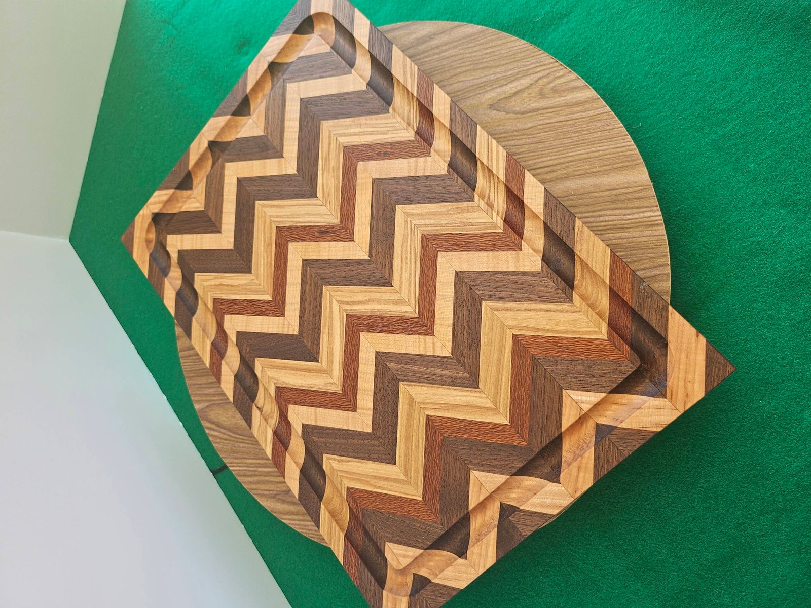 Cheveron Pattern Cutting Board w/Juice Groove - Image 3
