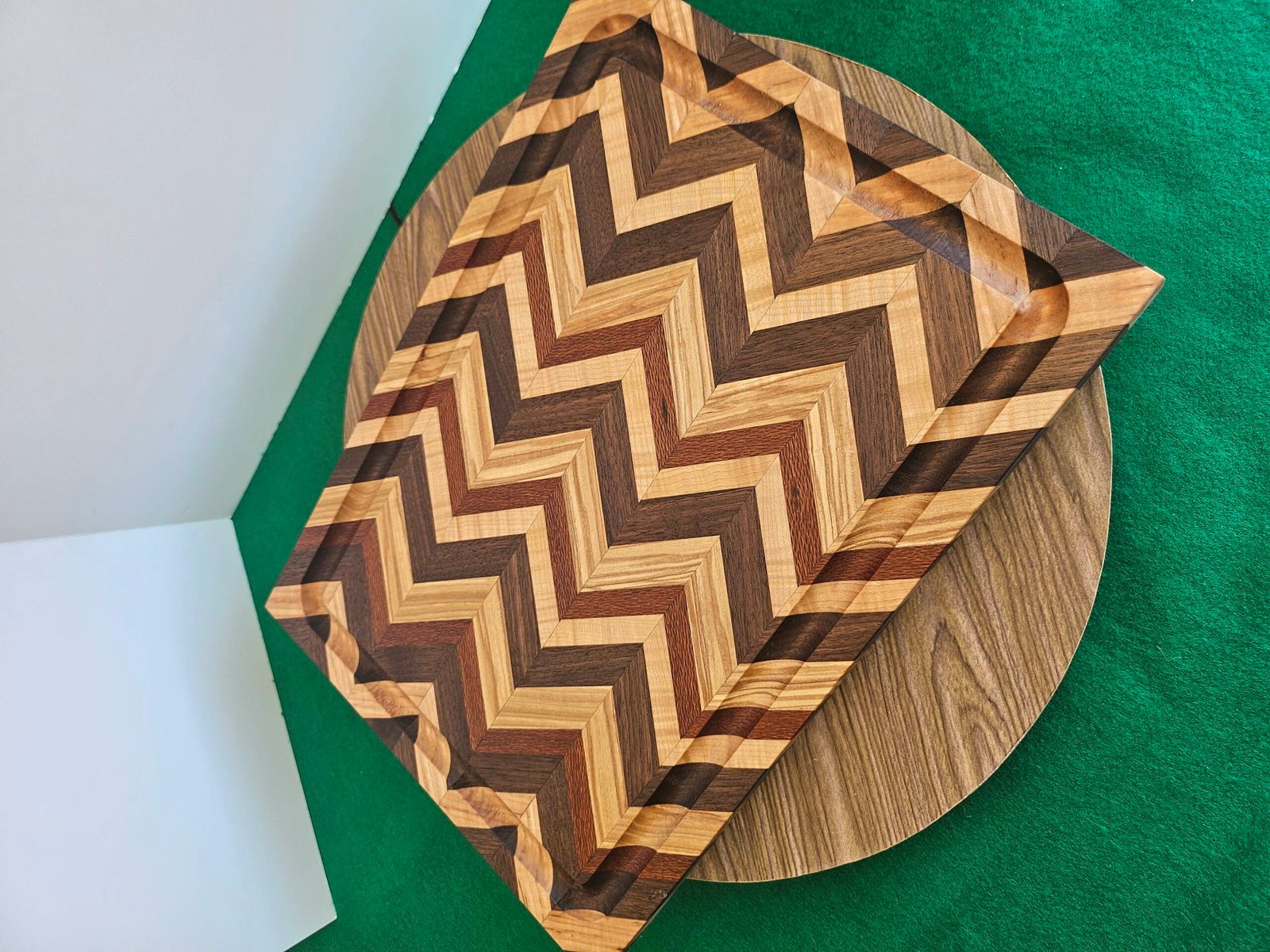 Cheveron Pattern Cutting Board w/Juice Groove - Image 4