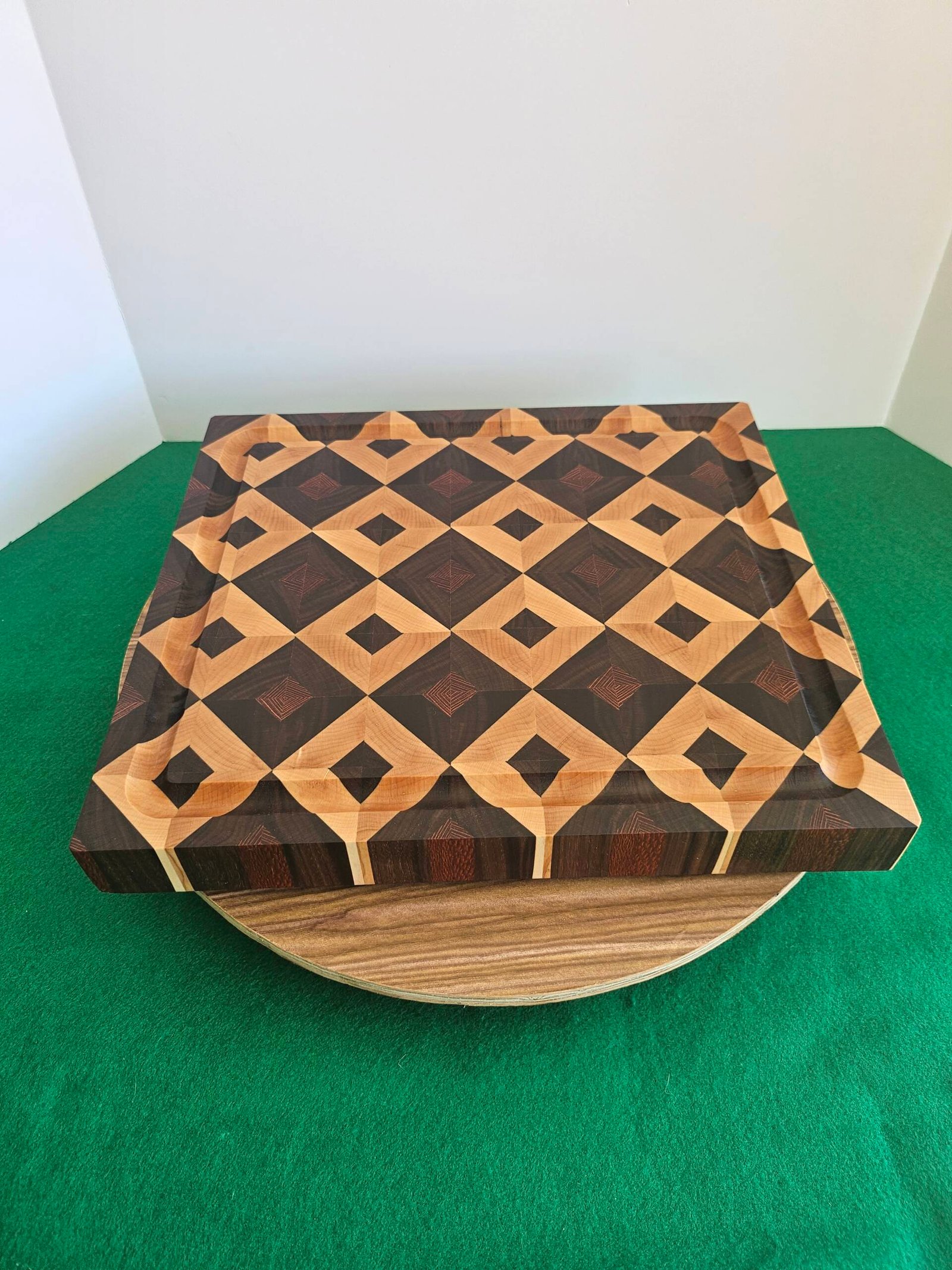 Stunning Diamond Pattern End Grain Cutting Board w/Juice Groove - Image 3