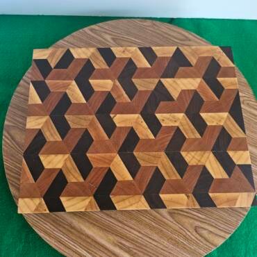 Walnut, Cherry an Maple 3D Cutting Board