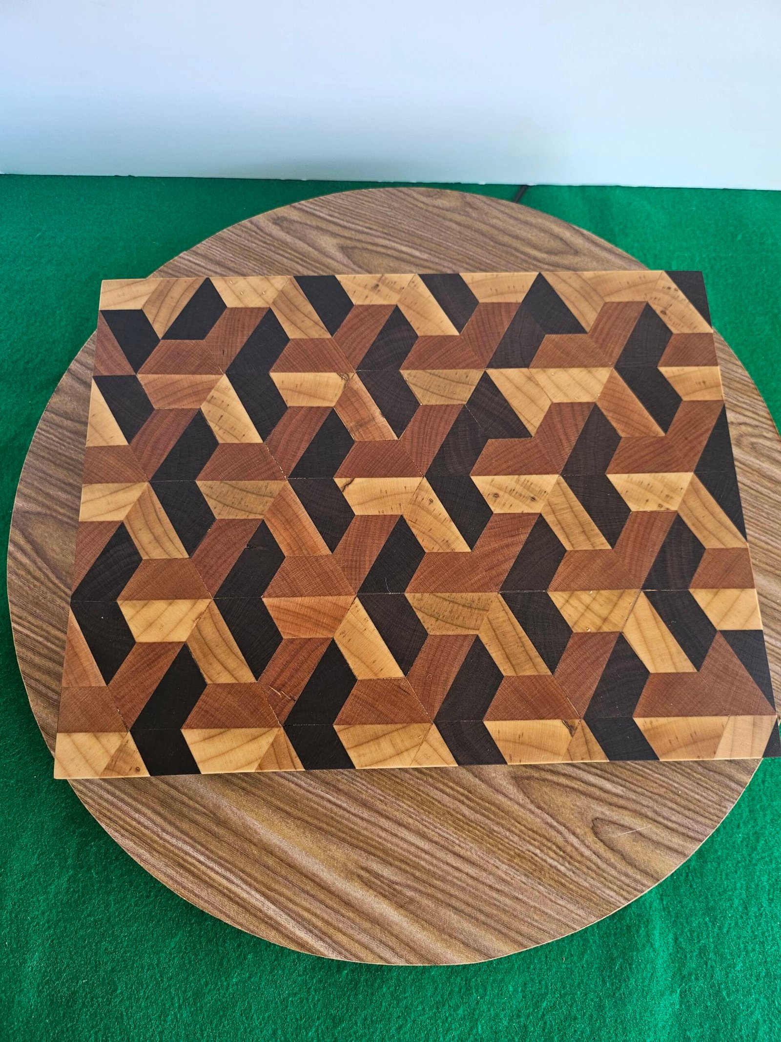 Walnut, Cherry an Maple 3D Cutting Board