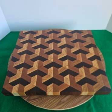 Walnut, Cherry an Maple 3D Cutting Board